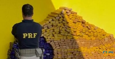 Imagem da notícia PRF apreende 800 Kg de maconha e recupera caminhonete em Coxim